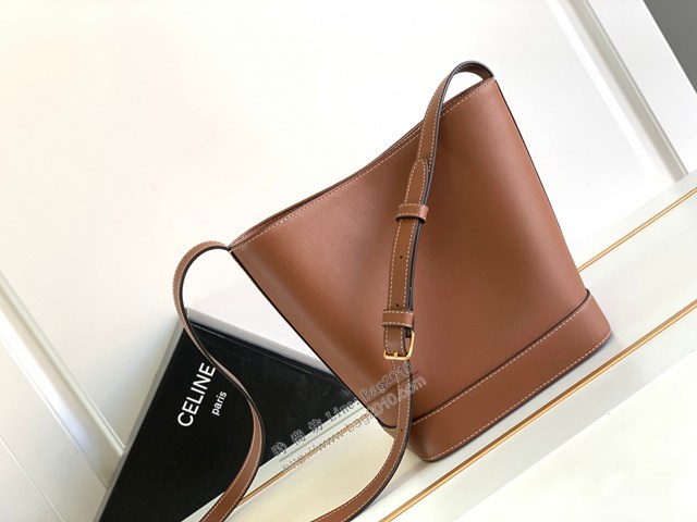 Celine專櫃2023s春夏新品CUIR TRIOMPHE小號繡花光滑牛皮水桶包 賽琳百搭斜挎肩背女包 sldj2431